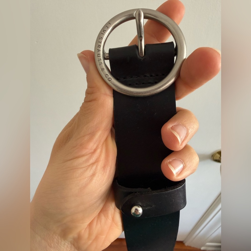 Levi's Black Leather Belt with Round Silver Ring Buckle